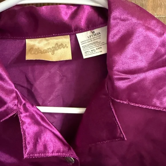 Vintage Wrangler cropped satin cowgirl shirt M EUC - Picture 3 of 3